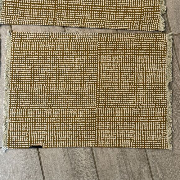 4 Tan & White Botanical Fabric Placemats - Picture 4 of 6